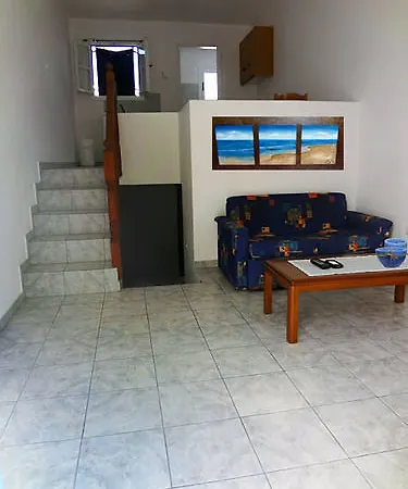 Haroula * Naousa (Paros)