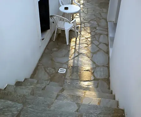 Haroula Naousa (Paros)