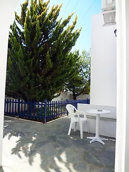 Haroula * Naousa (Paros)